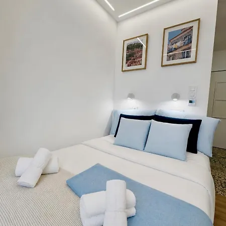 Апартаменты Boutique Castle Peek Graca-newly Renovated *